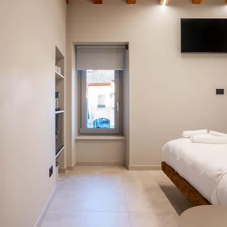 Borgoluna Luxury House Gasthof San Felice del Benaco