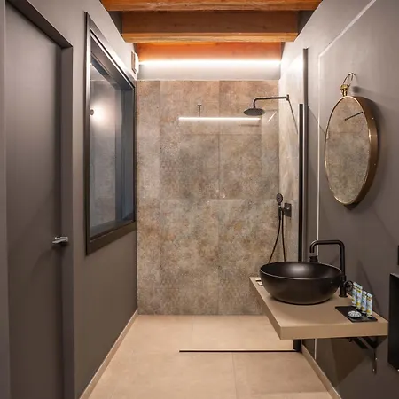 בית הארחה Borgoluna Luxury House סן פליס דל בנאקו